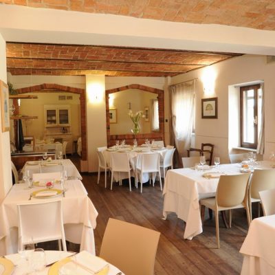 Osteria del Vignaiolo – La sala ristorante Osteria del Vignaiolo - La sala ristorante