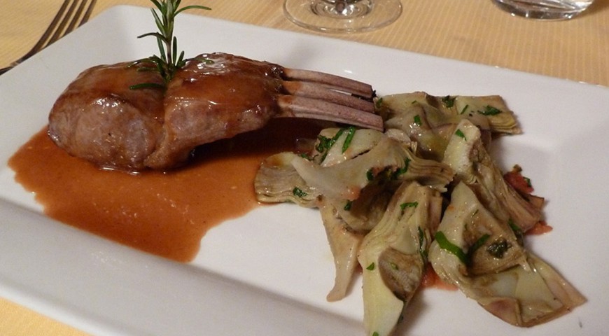Agnello con i carciofi