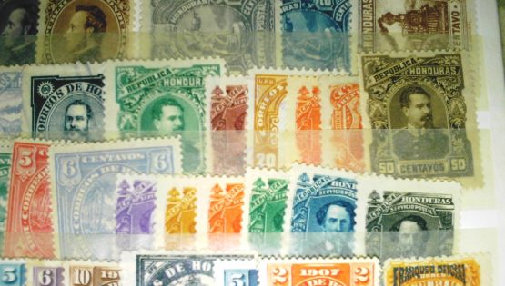 I mercati specializzati: carta, musica e filatelia