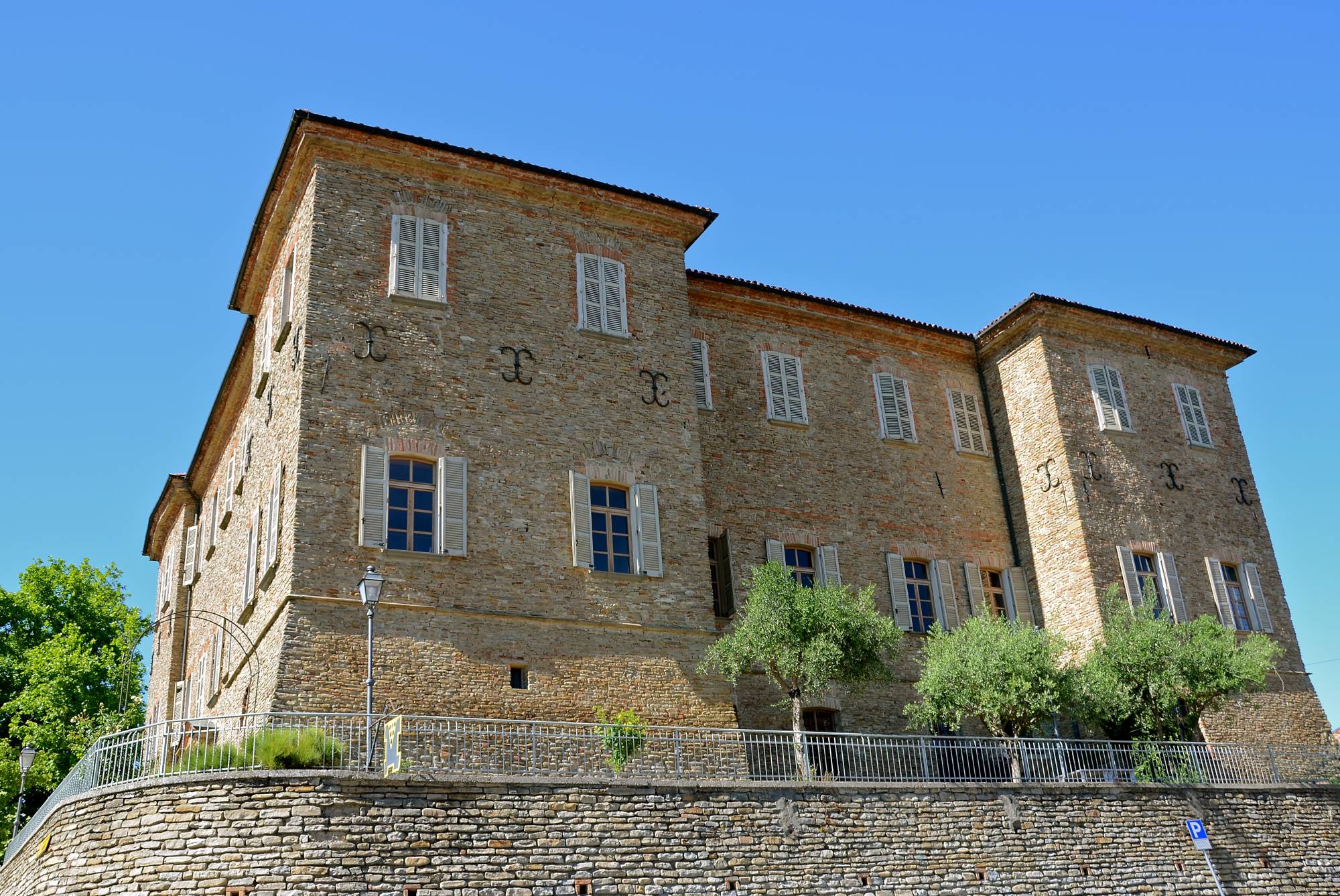 Il Castello Busca di Mango
