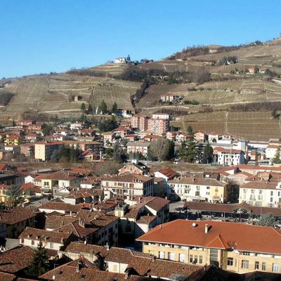 1300pxSanto_Stefano_Belbo