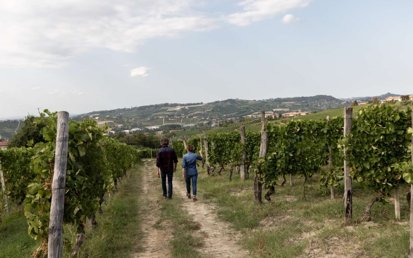 Gianni_Doglia_walk_in_vineyard
