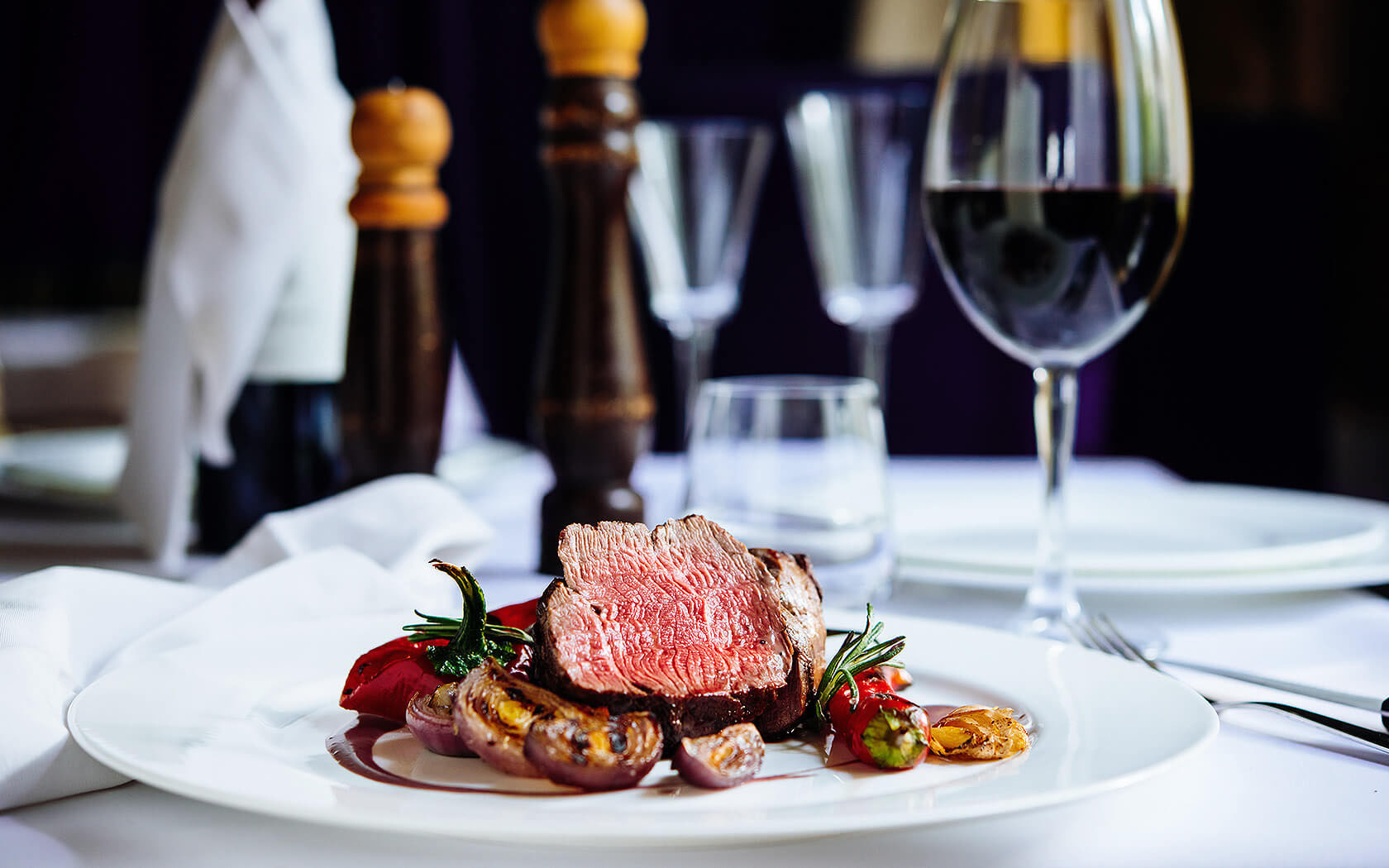 Meat and wine, Langhe delicacies.