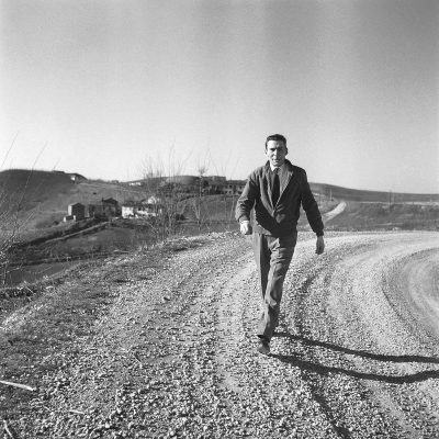 Beppe Fenoglio. Val di Villa 1958. © ph. Aldo Agnelli/Centro Studi Beppe Fenoglio