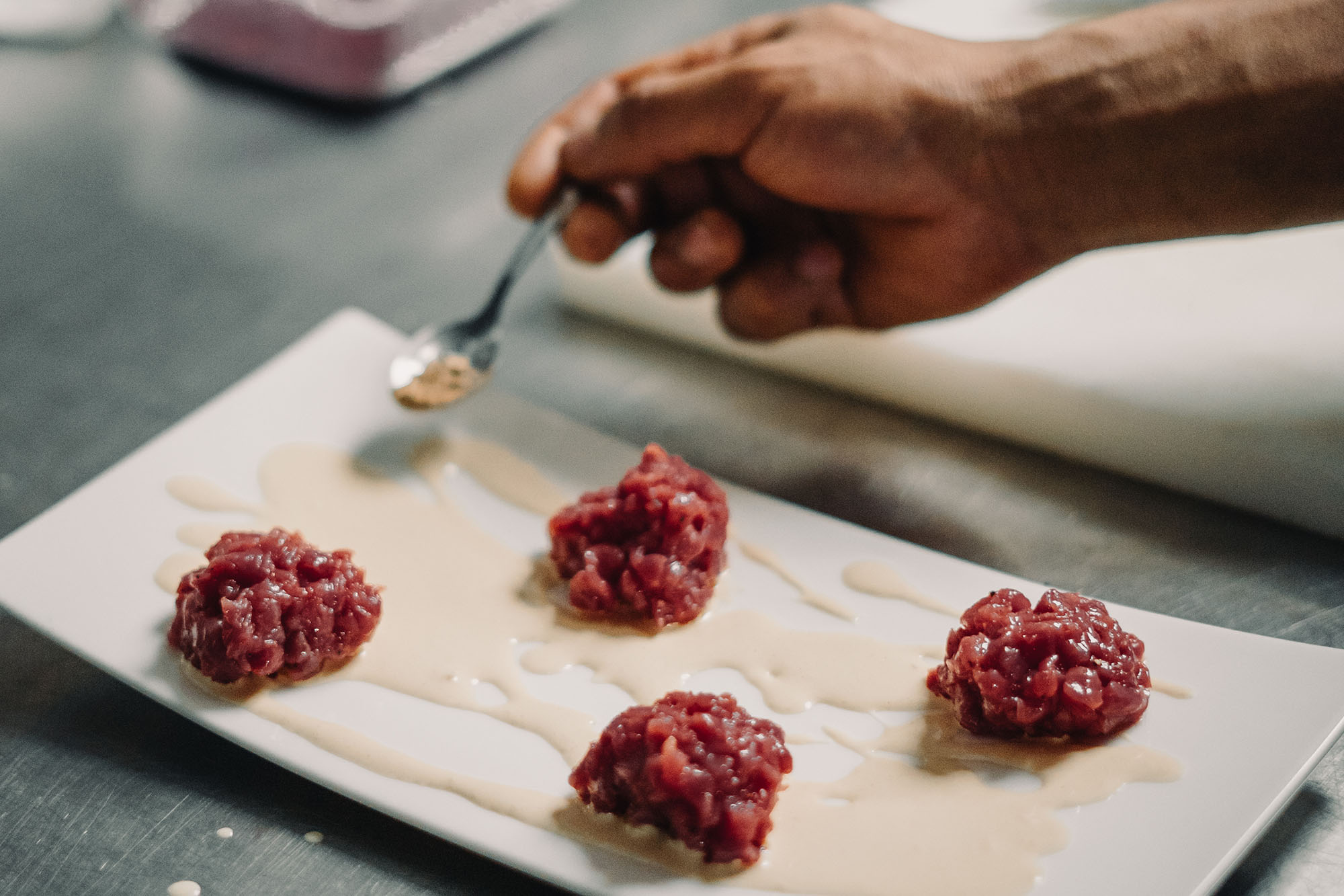 Carne cruda: un classico della cucina piemontese Albamare - Carne cruda: un classico della cucina piemontese