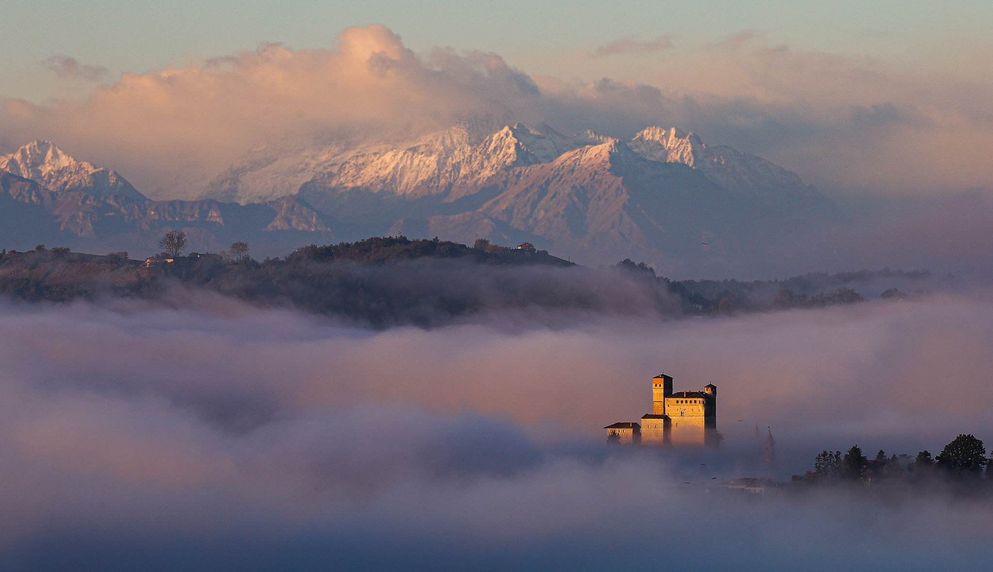 Castello nebbia inverno murialdo